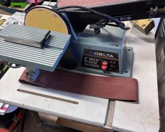 Delta belt sander