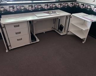 Koala sewing table 