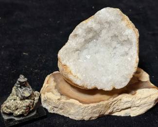 Quartz Geode Collectible Other Pieces