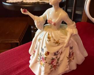 $68- ROYAL DOULTON  “DIANA “ FIGURINE MADE IN ENGLAND BONE CHINA  . HN2468 - 8.5 HT