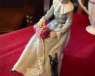 $60- ROYAL DOULTON “DOROTHY” LADY LACE MAKER WITH CAT FIGURINE. MADE IN ENGLAND BONE CHINA HN30987- 7 1/4” HT