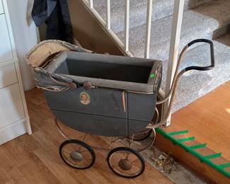 Vintage Shirley Temple baby buggy