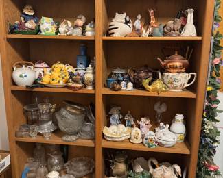 So many decor pieces