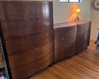 TRI-BOND FURNITURE CO. 
Highboy Dresser and Bureau Set