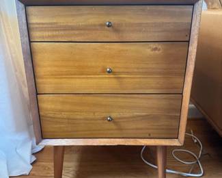 4 MidCenturyModernStyle3DrawerSideTablewTaperedLegs