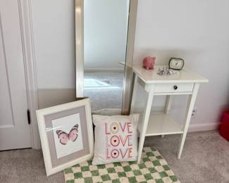 50 GirlsBedroomLotMirrorWhiteNightstandPillowArtRug
