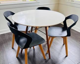 32 ModernKitchenDiningSetRoundTable4ChairswCurvedBack
