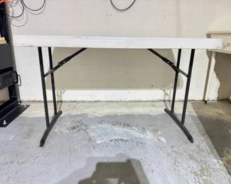 87 LifetimeFoldingUtilityTableWhitePlasticTopwBlackLegs