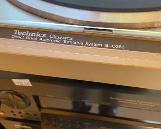 Technics Quartz direct drive automatic turntable system SL-Q350. Great turntable!