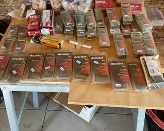 18 ga. Brads and staples up to 2”.