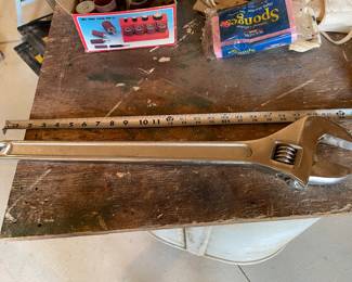 Yes, this is a 24" crescent wrench.