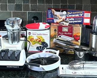 Misc. Kitchen Appliances Knife Sharpeners, Blender, Pasta Maker More