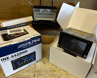 2 AmFmDvd Car Players