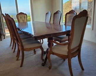 Gorgeous traditional dining table & chairs for 10