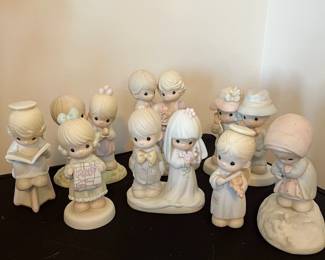 R53 - $55. Lot #1. Precious Moments Enesco. 8 Pieces. No issues noted. 