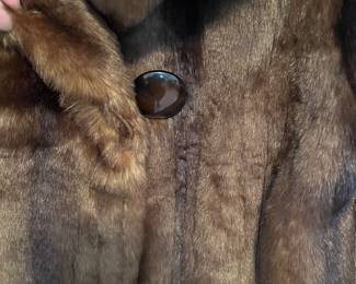 R60 - $60. Jones New York Size Medium Faux Fur Jacket. 