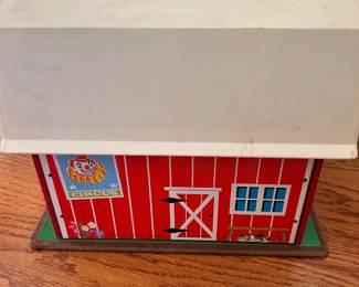 R24 - $25. Vintage Fisher Price Little People Farm Set (silo is not in great condition). 