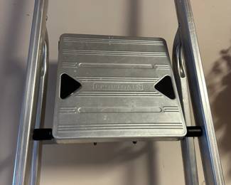R4 - $140. Frontgate 7 Step Ladder. 