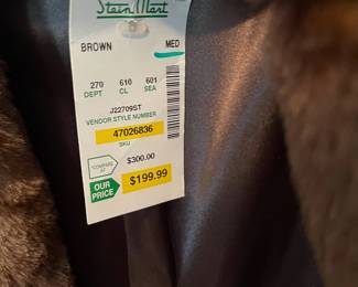 R60 - $60. Jones New York Size Medium Faux Fur Jacket. 