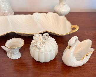 R28 - $40. Lot of 7 pieces of Lenox. (If the lot doesn't sell we will split apart at the sale)