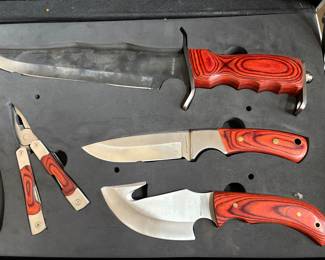 Hunting Knife set in box. with wooden handle.