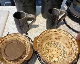 Decorative kitchen ware. Serving bowls and trivets.