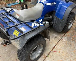 Beautiful Honda 300 4-wheeler