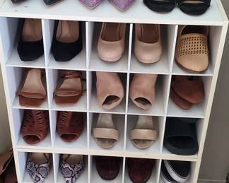 Women's shoes sizes 6-7 1/2