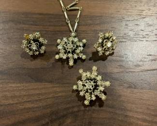 Vintage Snowflake Jewelry Set