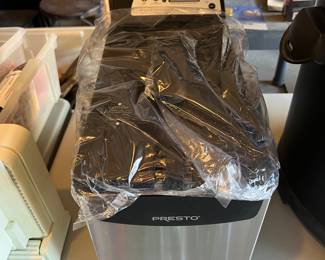 Presto Pro digital deep fryer