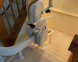 ACORN stair lift - all parts are ready to be assembled- ACORN STAIR LIFT - great condition - ACORN did the removal from the stairs in September 2025. Estimated install fees approx. $700 with Acorn.