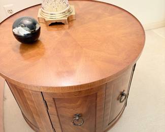Round side table with lower cabinet - Excellent condition