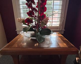 Accent table and floral