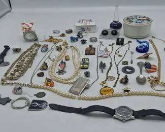 Costume Necklaces, Rings, Key Rings, Watches,trinket Boxes And Pendants