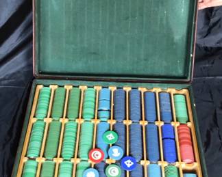 Antique Poker Roulette Chips And Case Approx. 1000 Pcs