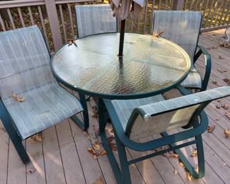 Outdoor Table & Chairs 