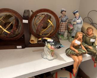 Figurines