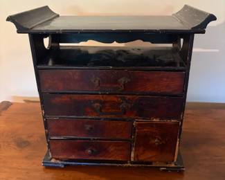 A charming Meiji Period (1899) small Japanese Tansu/dressing box, made to store makeup and small accessories