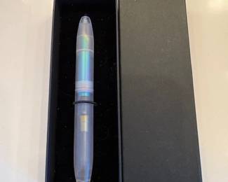 Gravitas Bifrost fountain pen