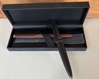 Diplomat bronze Viper and black Aero fountain pens