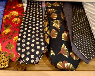 A wonderful selection of men’s ties, including Hermes, Gucci, Ysl, etc….
