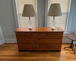 Dresser with table lamps