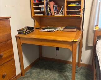 Drafting desk