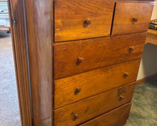 Chest of drawers