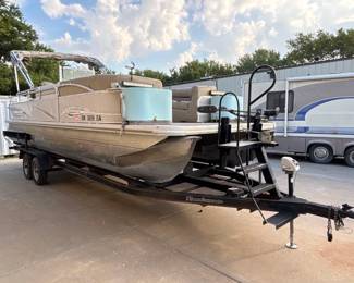 Versailles 26' Pontoon Boat and Trailer