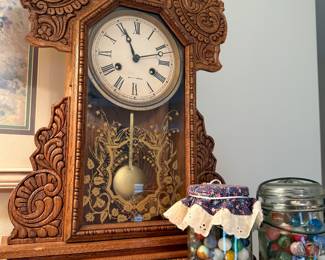 Clock has key 