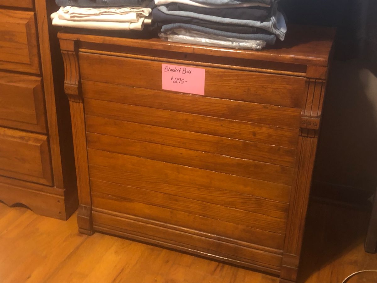 Vintage blanket box
