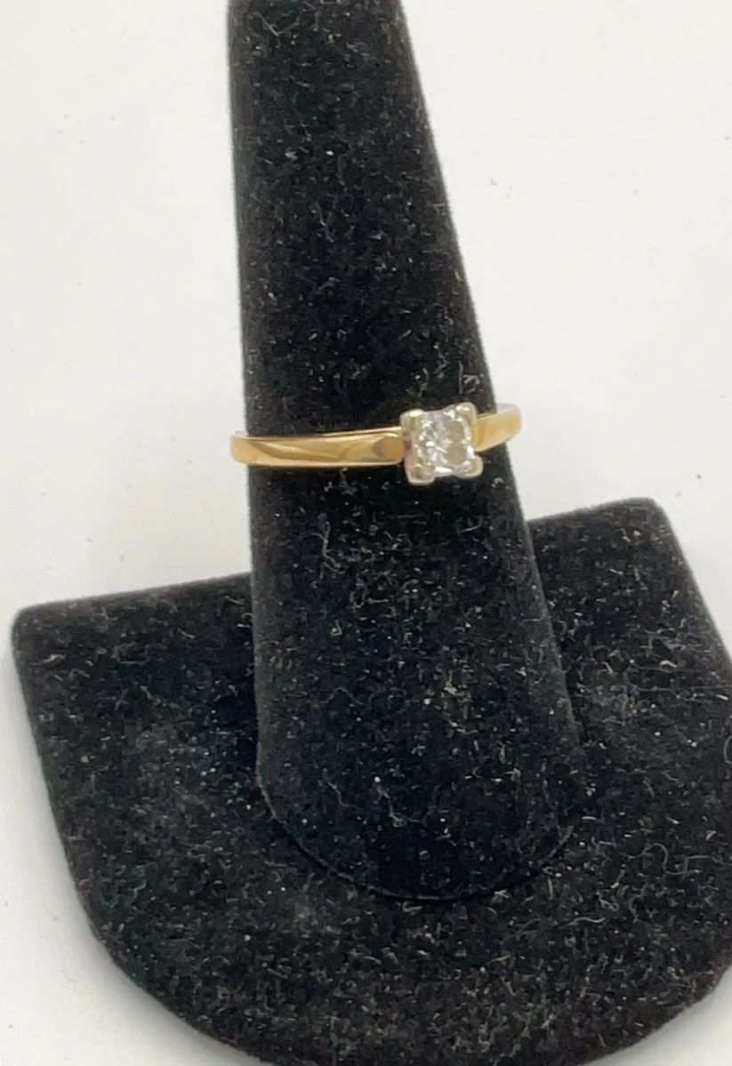 001 14K Keepsake Ring