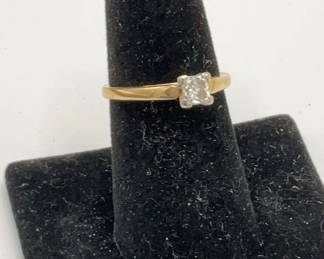 001 14K Keepsake Ring