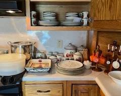 Dishes / Kitchen Items